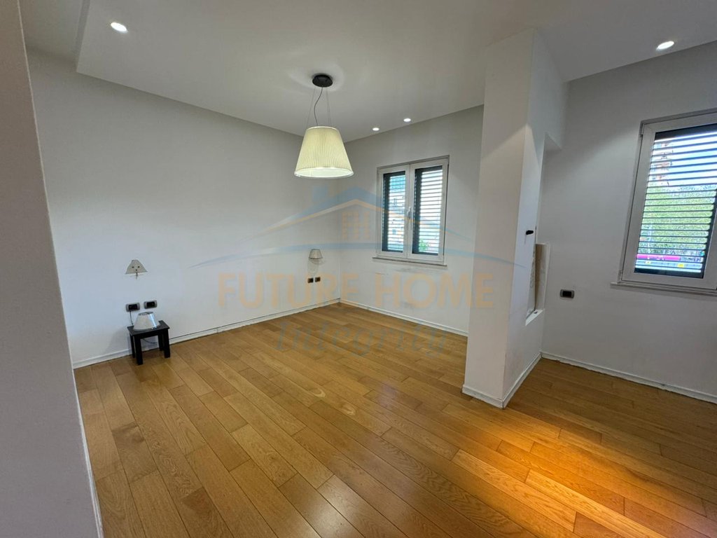 Rent, Business Environment, Block, Tirana.