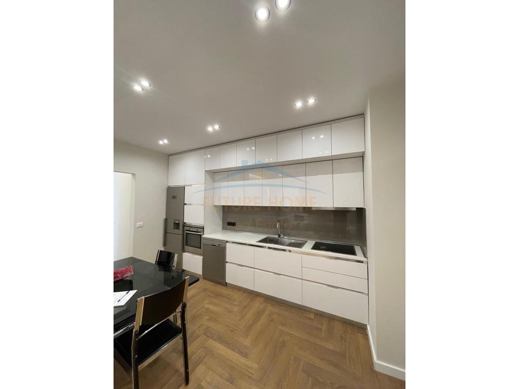 Qera , Apartament 2+1+Post Parkimi , Pazari i Ri , Tirane