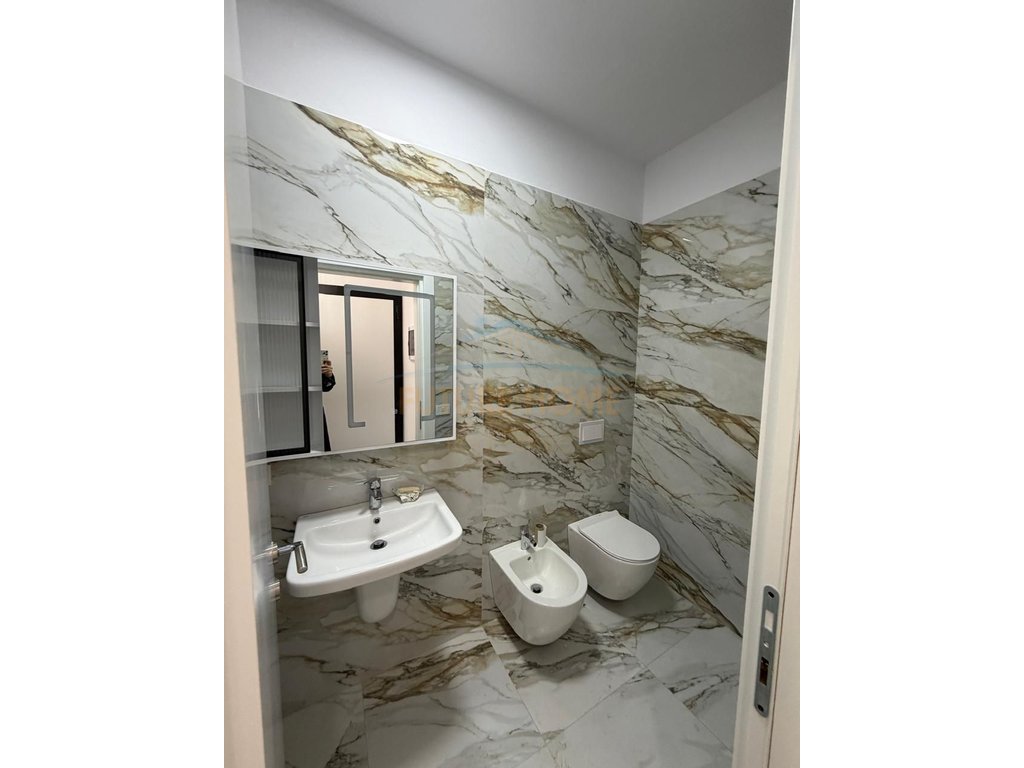 Qera, Apartament 2+1+Post Parkimi,Rezidenca Golden Tower,Mine Peza