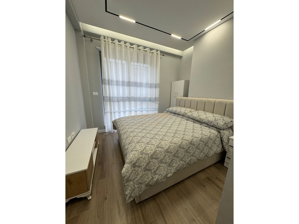 Rent, Apartment 2+1+Parking Space, Red School, Tirana