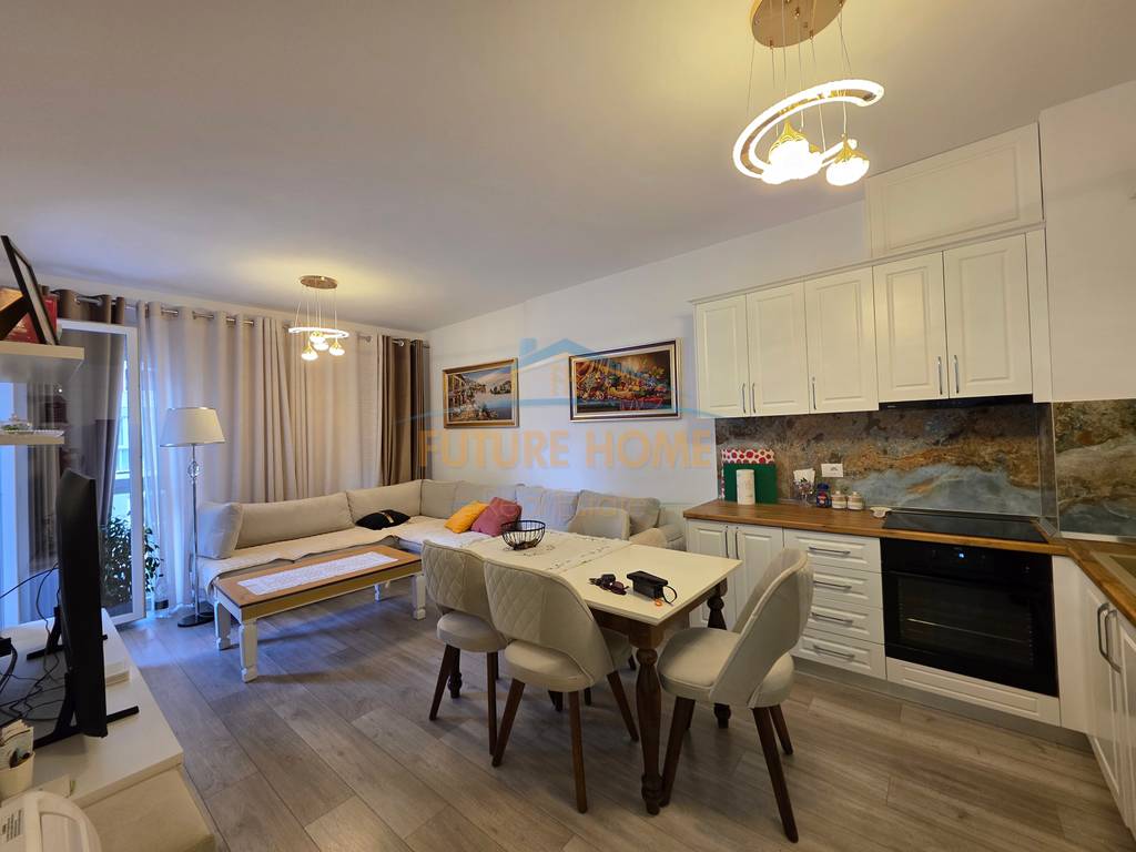 Qera,Apartament 2+1+post parkimi ,Univers City Qtu