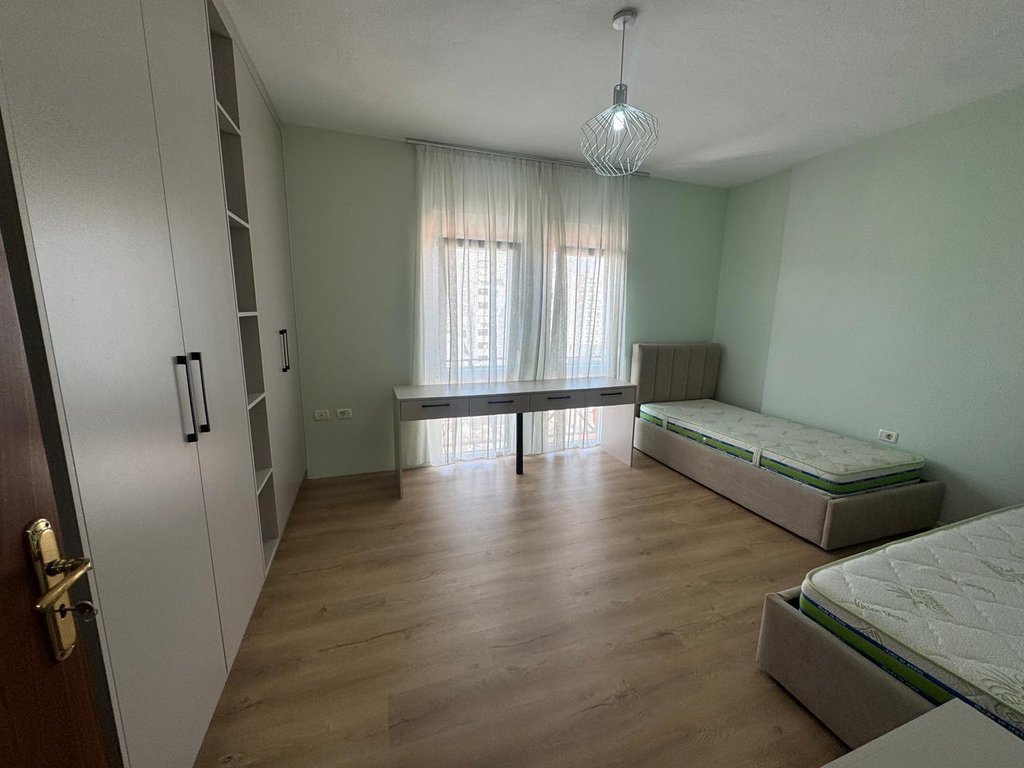 Qera, Apartament 2+1, Rruga e Kavajës, Tiranë.