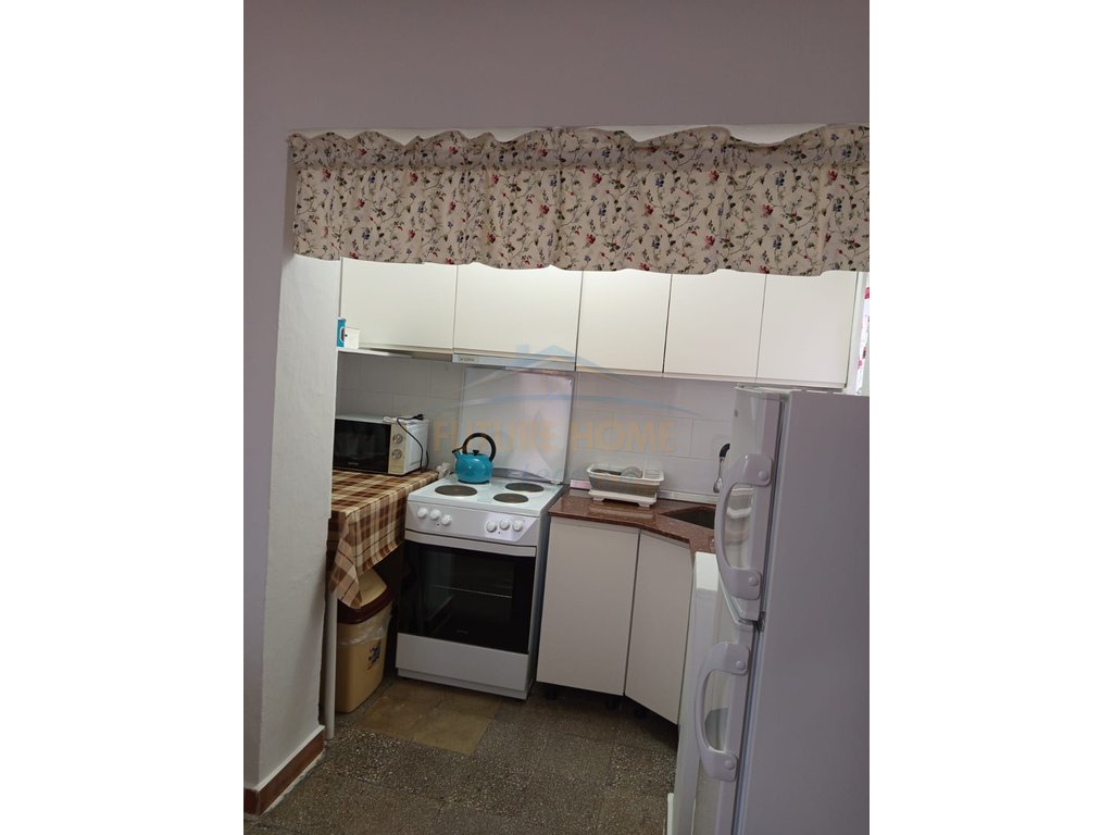 Rent, Apartment 2+1, Qemal Stafa Street, Tirana.