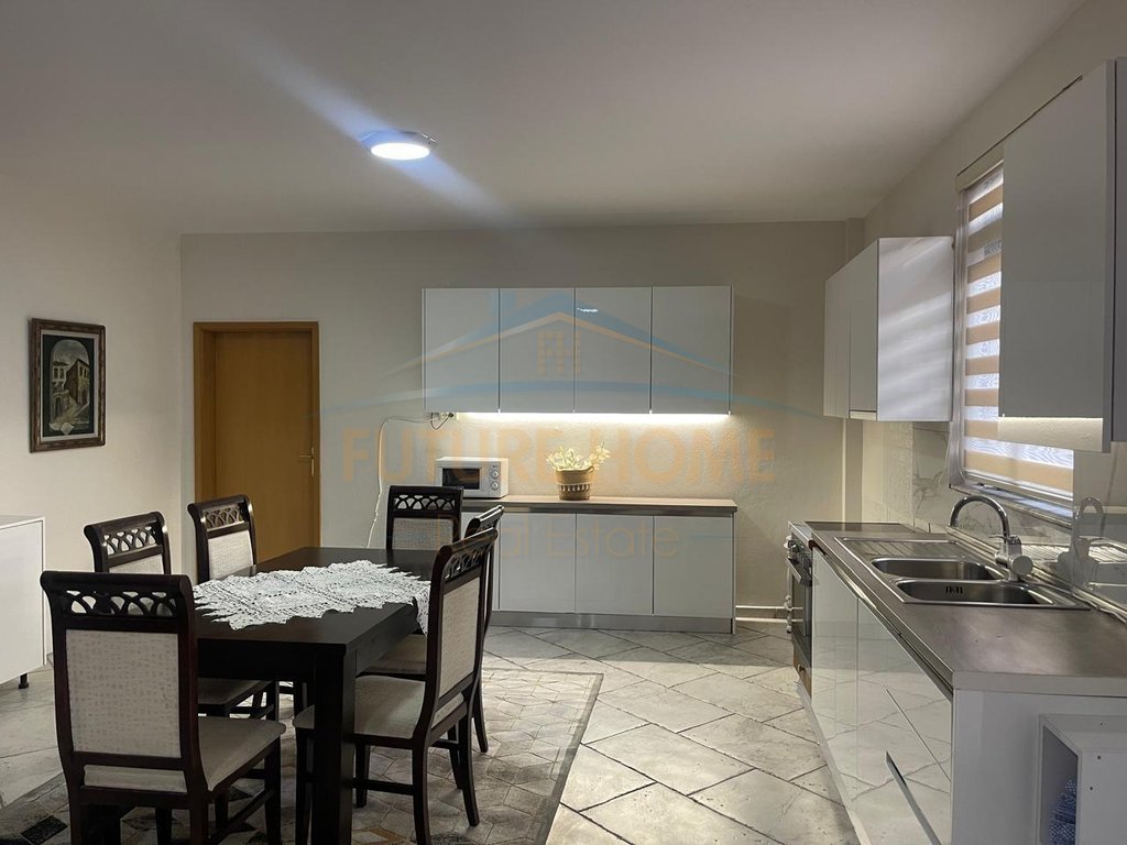 Qera, Apartament 2+1, Shkolla e Kuqe, Tirane