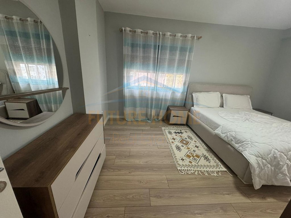 Qera, Apartament 2+1 tek Thesari, Fresk