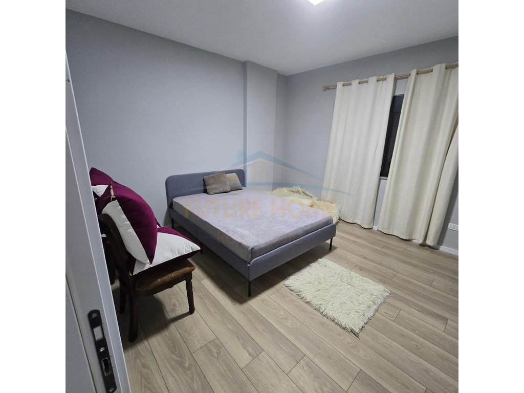 Qera, Apartament 2+1 tek Thesari, Fresk