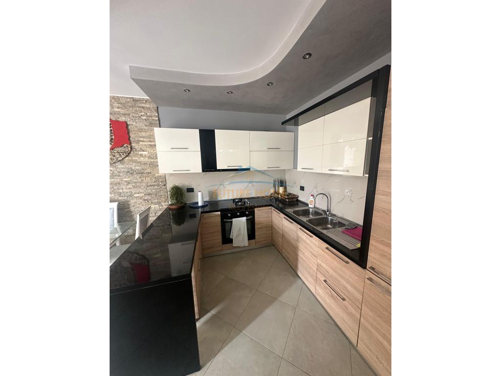 Qera, Apartament 2+1, Unaza e Re, Tirane.