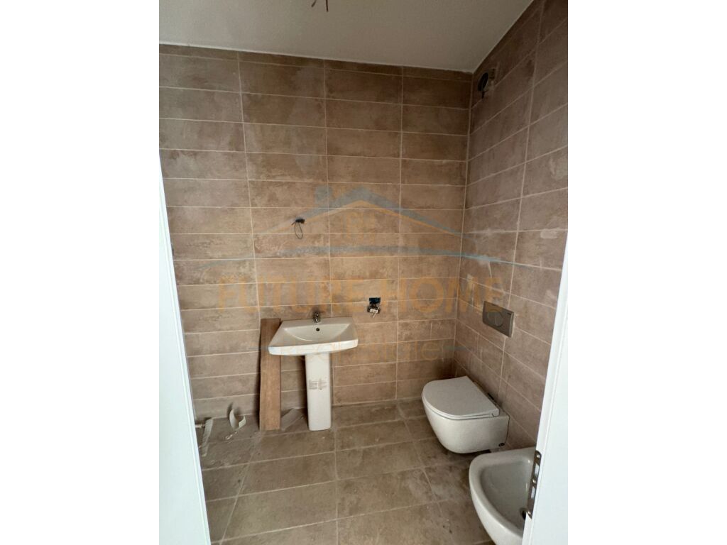 Qera, Apartament 3+1+2 ,Ish Fusha Aviacionit , IBN.