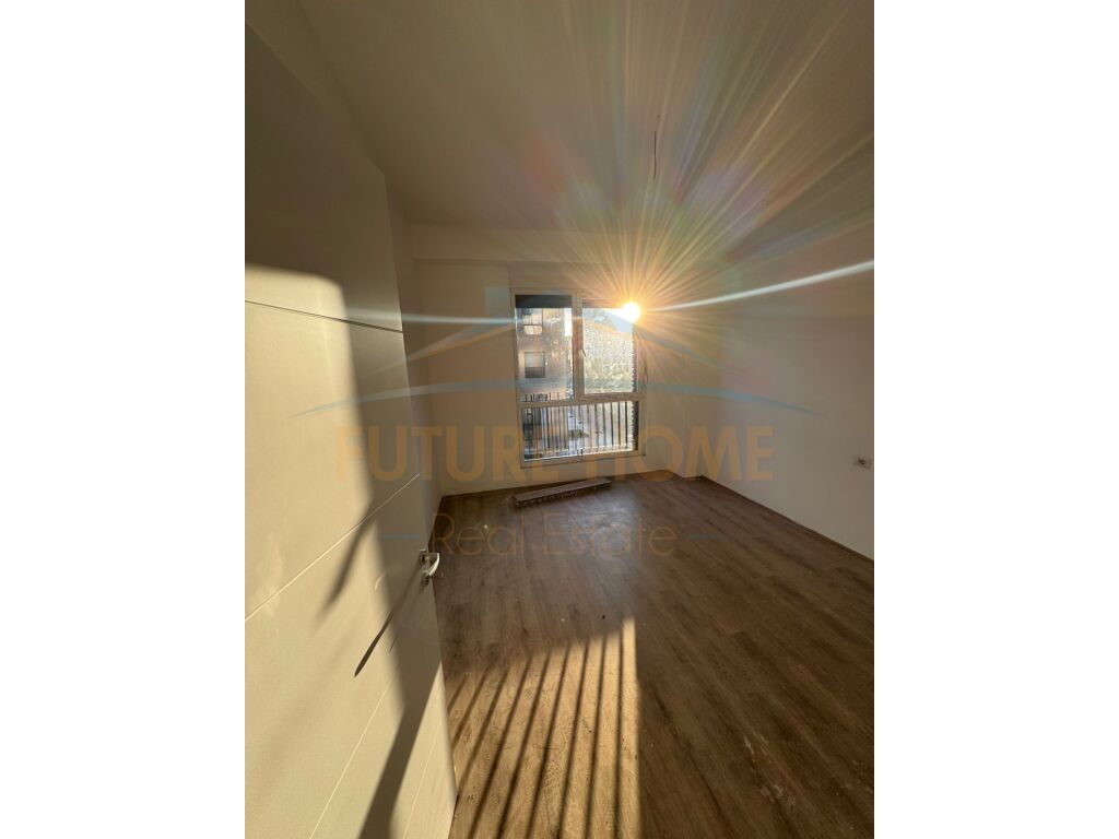 Qera, Apartament 3+1+2 ,Ish Fusha Aviacionit , IBN.