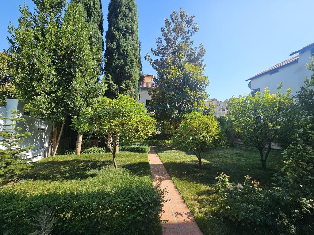 For rent, Apartment 3+1+2, Former Electric Market, Tirana.