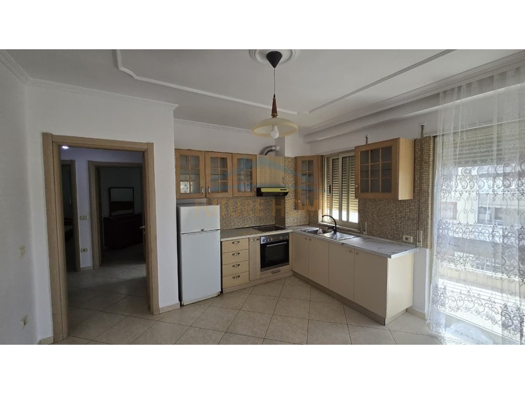 Qera , Apartament 3+1+2 , Misto Mame , Yzberisht