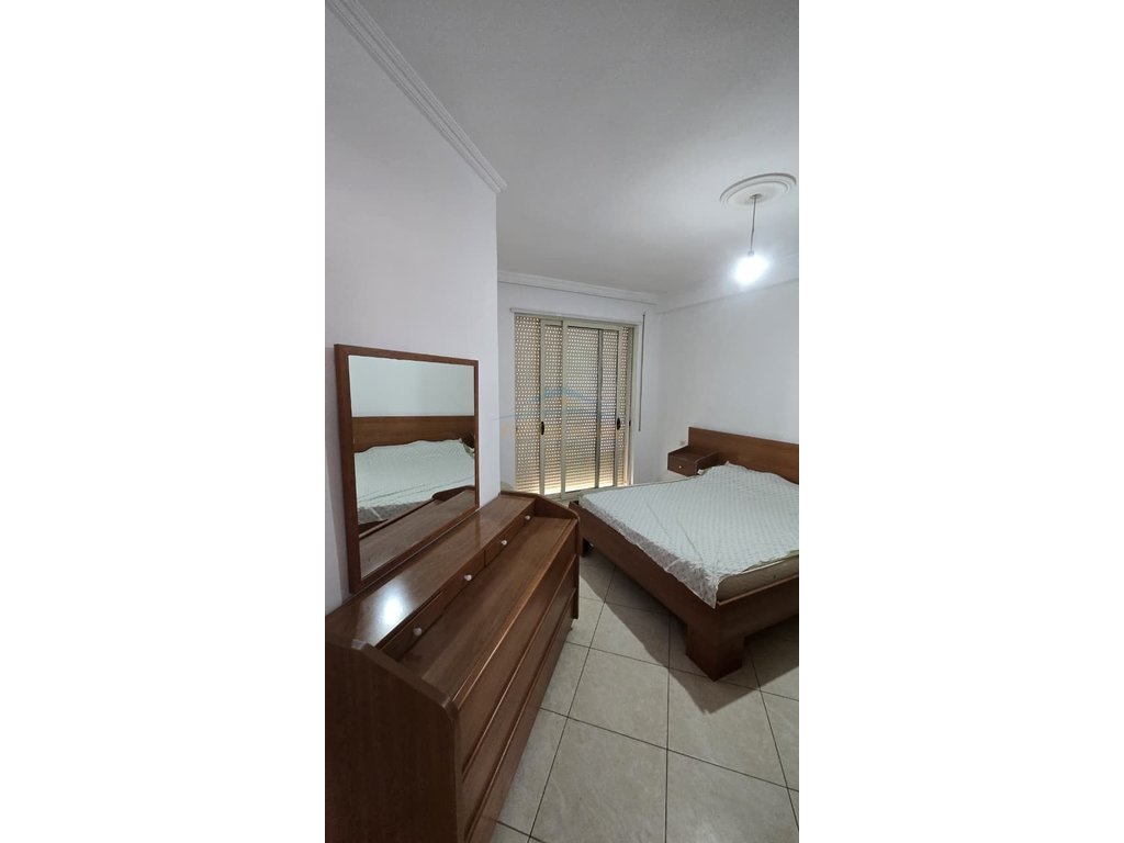 Qera , Apartament 3+1+2 , Misto Mame , Yzberisht