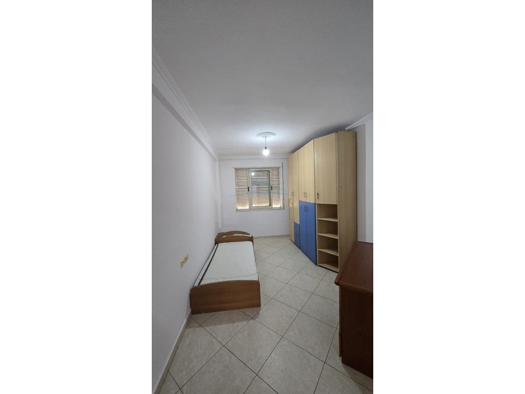Qera , Apartament 3+1+2 , Misto Mame , Yzberisht