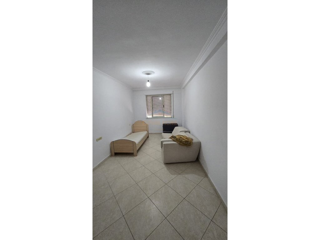 Qera , Apartament 3+1+2 , Misto Mame , Yzberisht