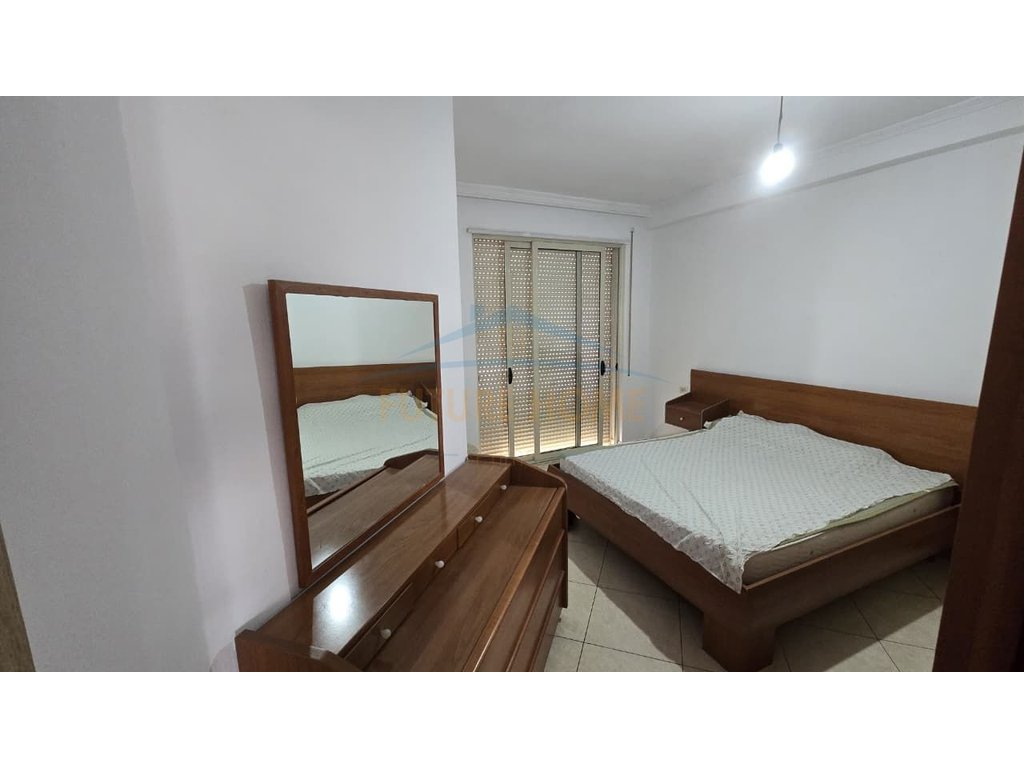 Qera , Apartament 3+1+2 , Misto Mame , Yzberisht