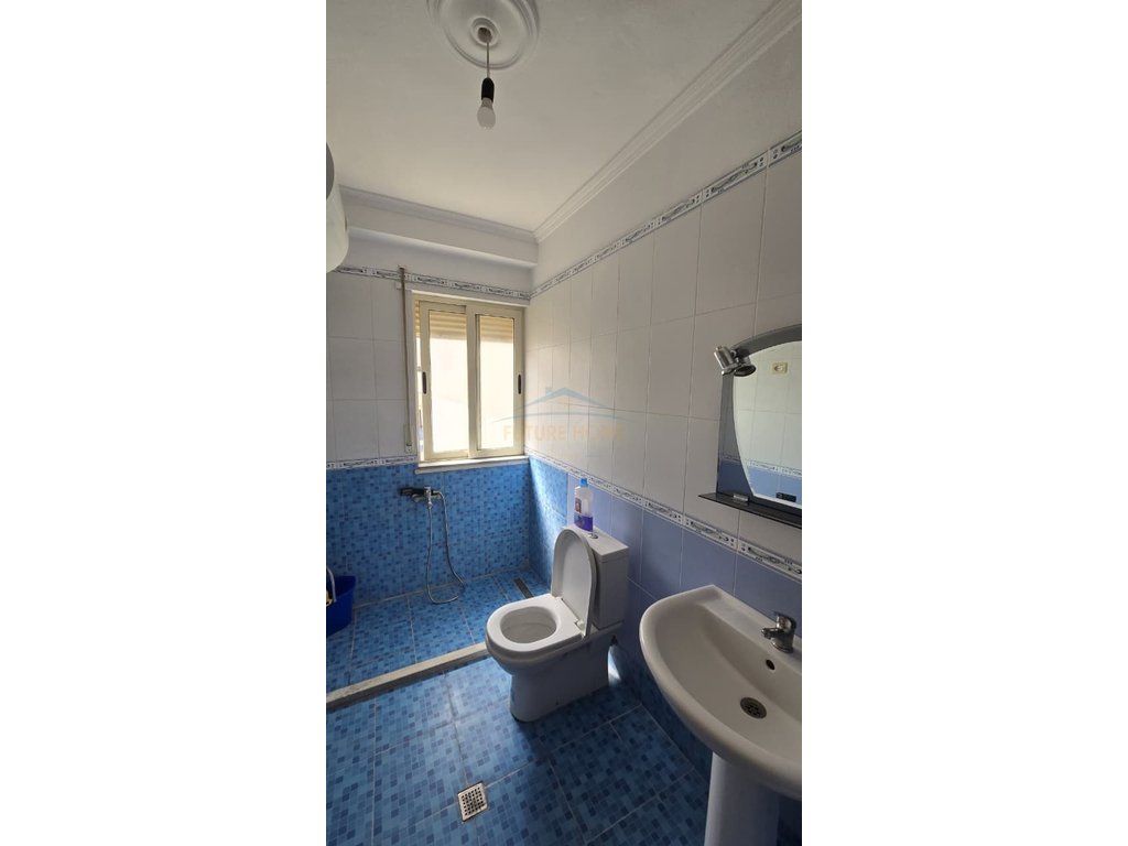 Qera , Apartament 3+1+2 , Misto Mame , Yzberisht