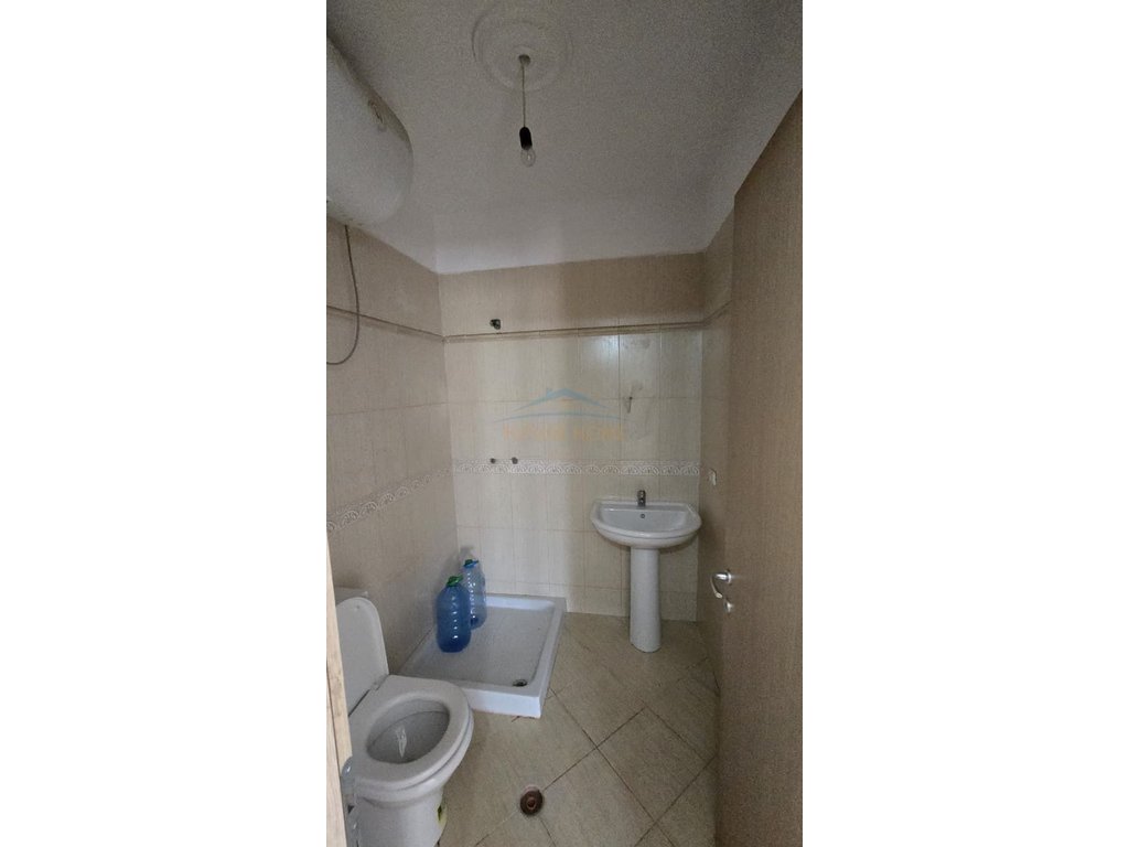 Qera , Apartament 3+1+2 , Misto Mame , Yzberisht