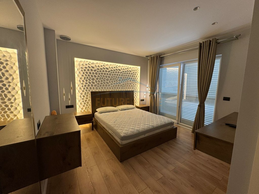 Qera, Apartament 3+1+2+Post Parkimi, Fresku.
