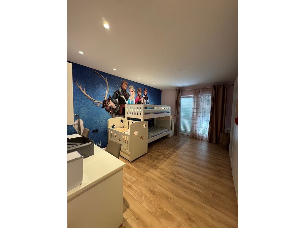 Qera, Apartament 3+1+2+Post Parkimi, Fresku.