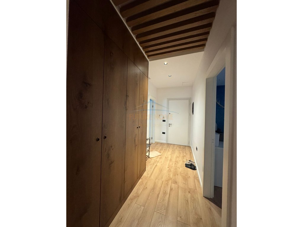 Qera, Apartament 3+1+2+Post Parkimi, Fresku.