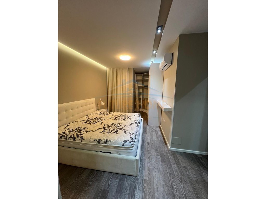 Rent, Apartment 3+1+2 + Parking Space, Bill Clinton Street, Tirana