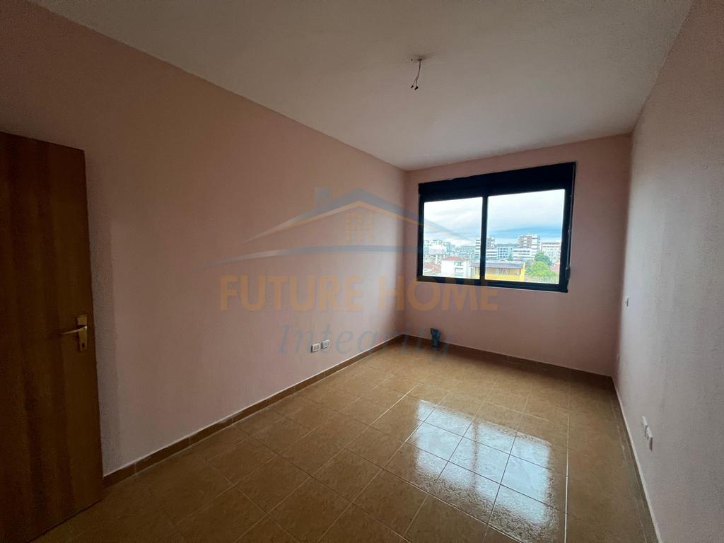 For rent, Business premises, Vllazen Huta Street, Tirana.