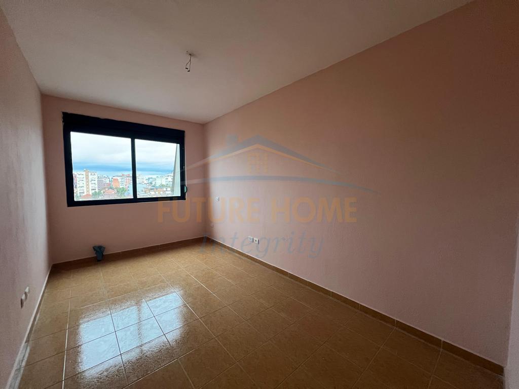 For rent, Business premises, Vllazen Huta Street, Tirana.