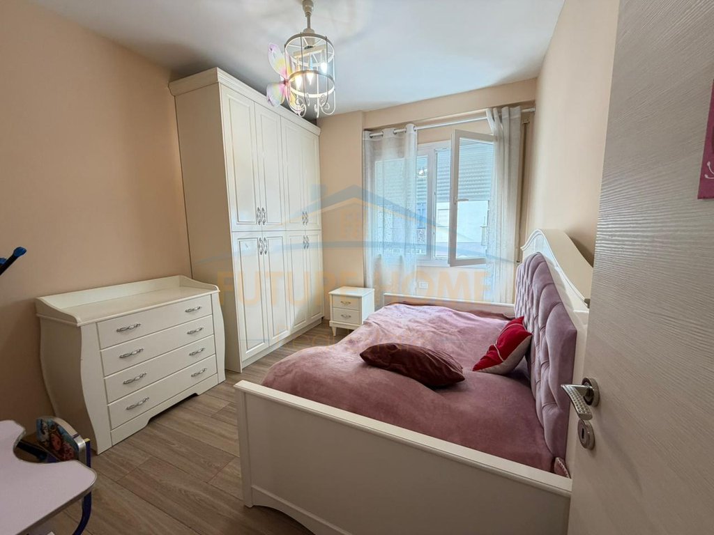 Qera, Apartament 3+1+2, Zogu i Zi, Tirane