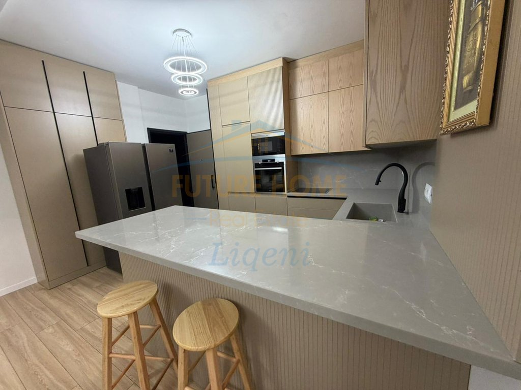 For Rent, 3+1 Apartment + Parking Space, Kavaja Street, Garden Building, Tirana