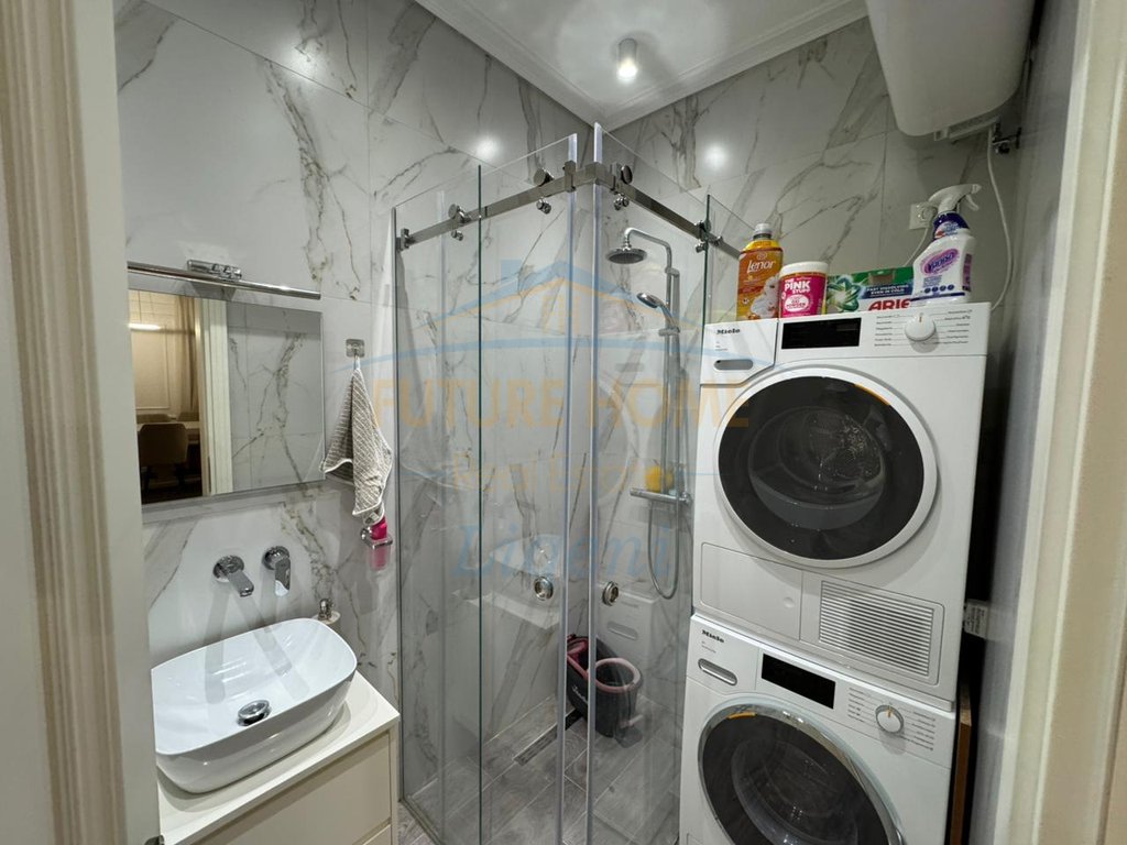 Rent, Apartment 3+1+ Parking Space, Zogu i Zi, Tirana.