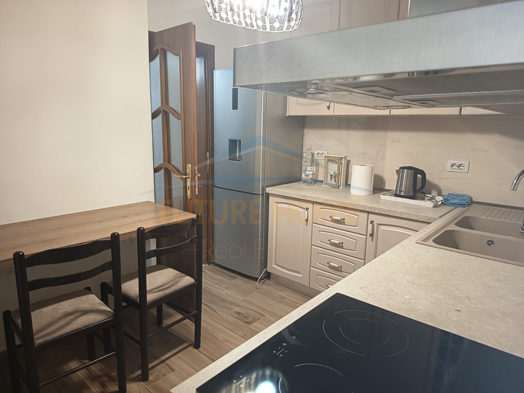 Qera, Apartament 4+1+2 , Rruga Mine Peza, Tiranë