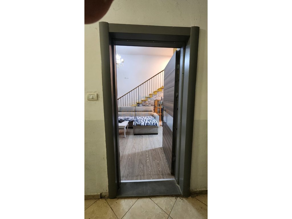Qera, Duplex 2+1, Fresku , Tiranë.