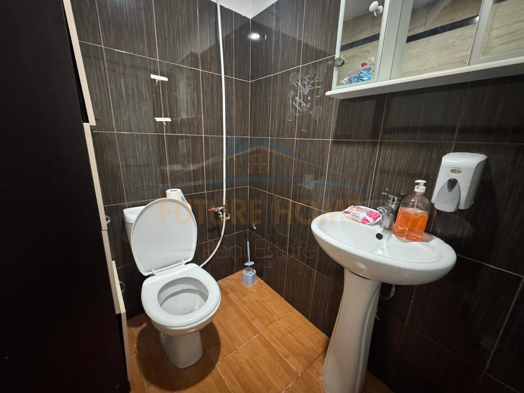 Qera, Duplex për Zyra, Myslym Shyri, Tiranë