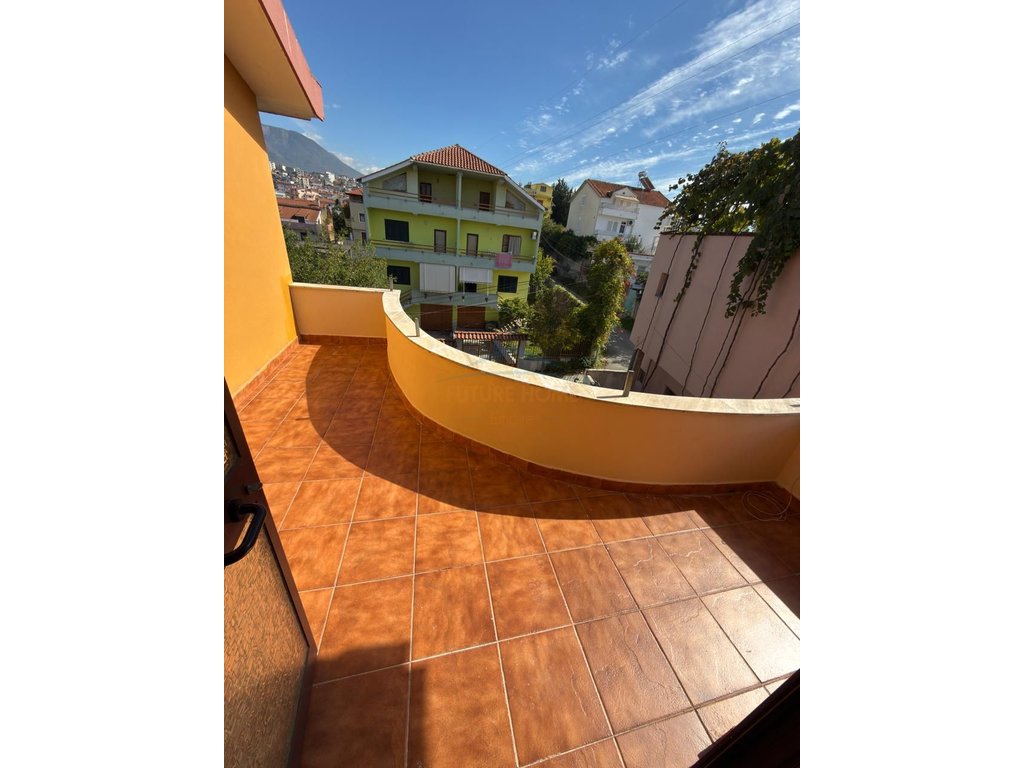 Rent, 3rd Floor of a 3-story Villa at the German Villas