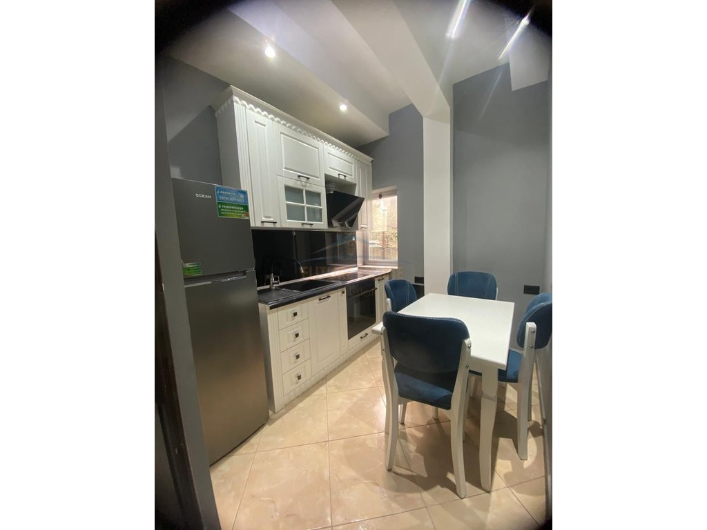 Qera, Shtepi Private, Pajtoni Center,Tirane