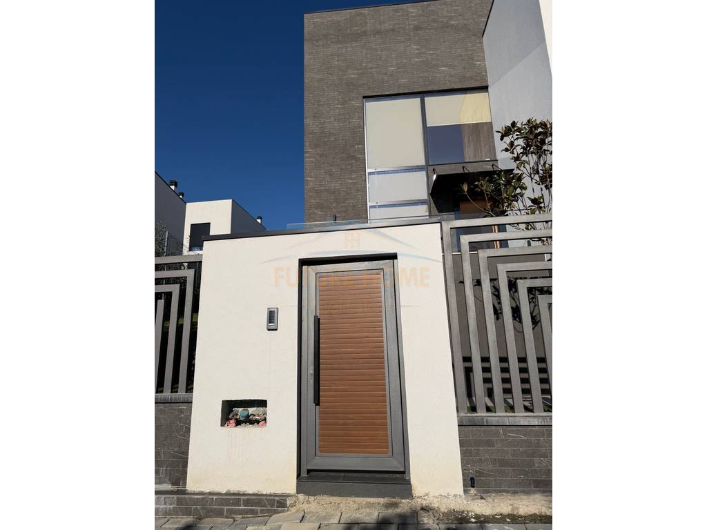Rent, 2-storey Villa, TEG