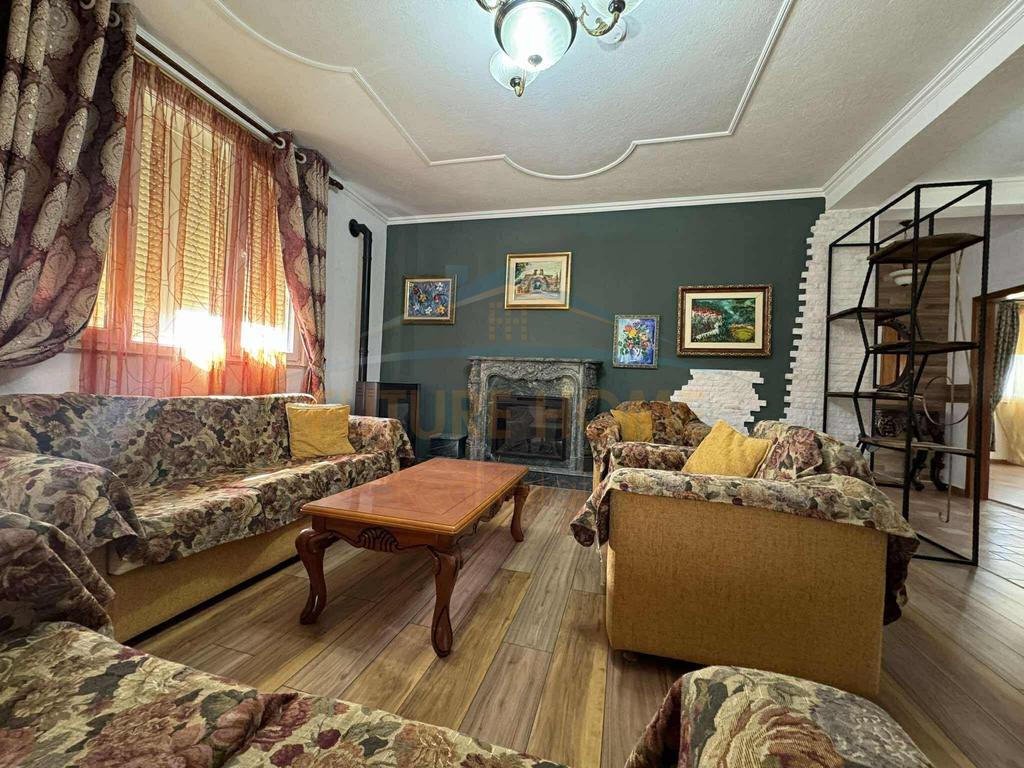 Rent, 3-Storey Villa, Dry Lake.