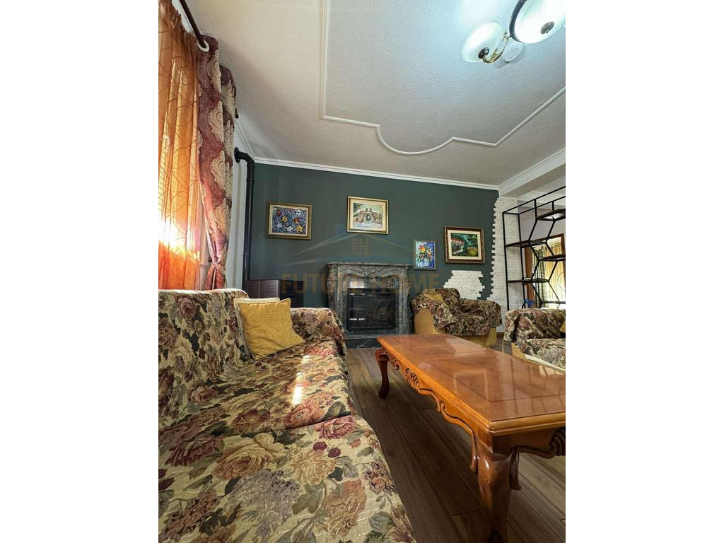 Rent, 3-Storey Villa, Dry Lake.