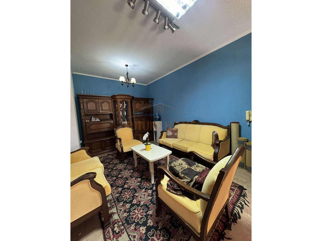 Rent, 3-Storey Villa, Dry Lake.