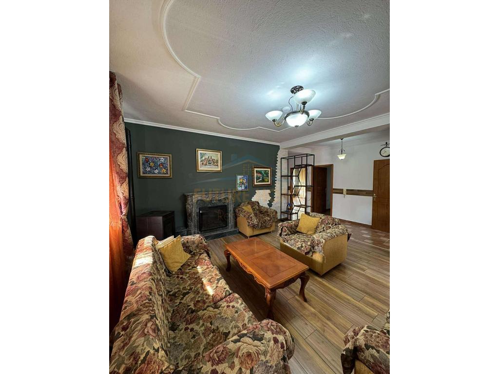 Rent, 3-Storey Villa, Dry Lake.