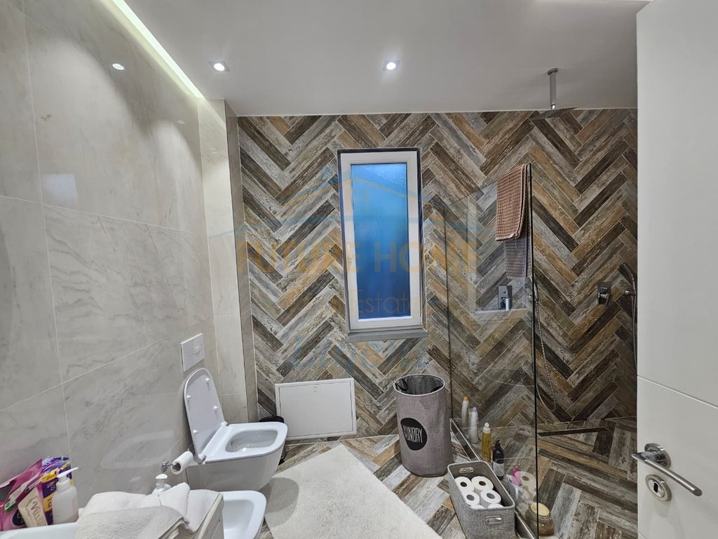 Rent, 3-Storey Villa, Pezë Helmes, Tirana.