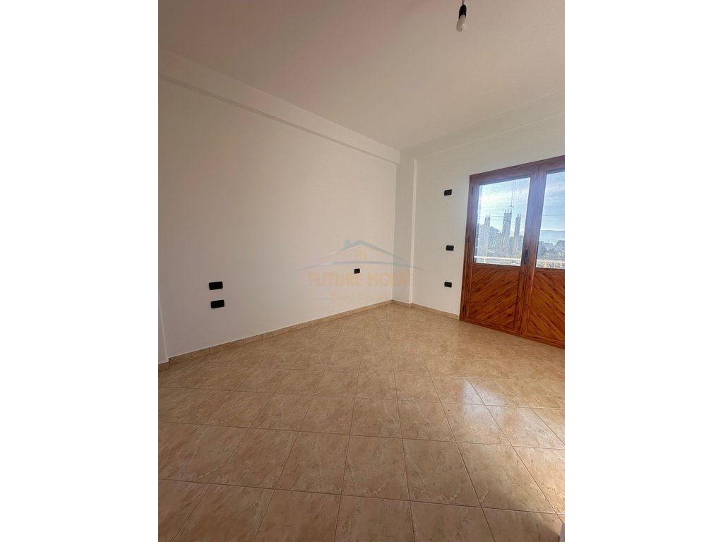 Rent, 3-story Villa, Vlorë