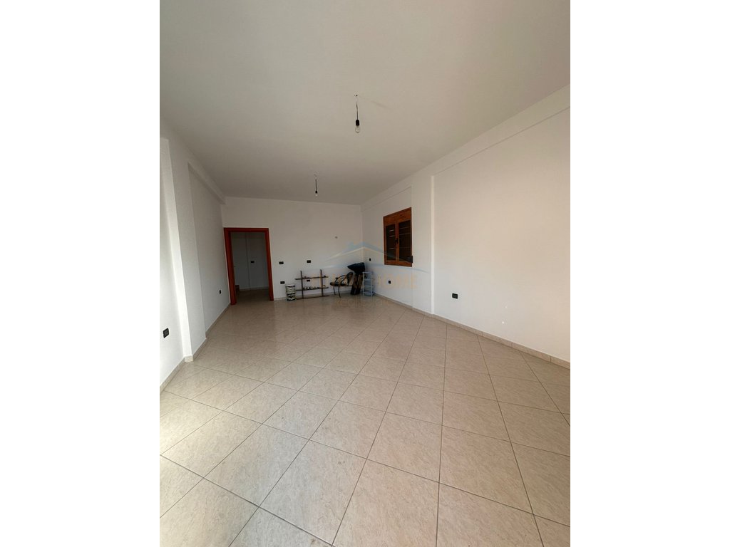 Rent, 3-story Villa, Vlorë