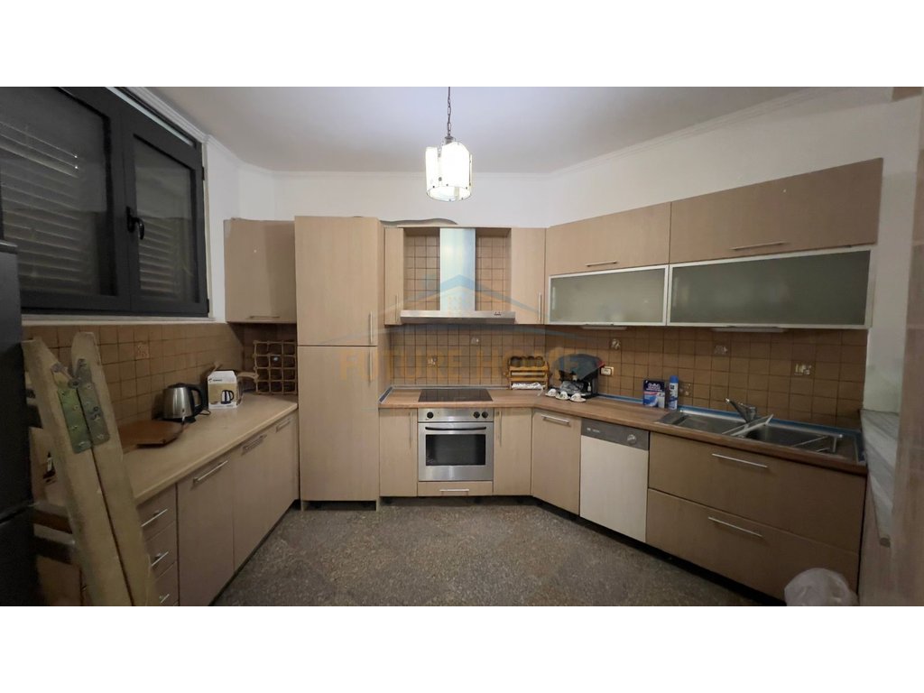 Rent, Villa, Kadri Kërciku Street, Tirana