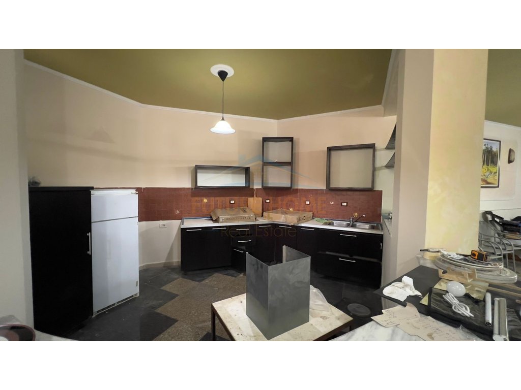 Rent, Villa, Kadri Kërciku Street, Tirana