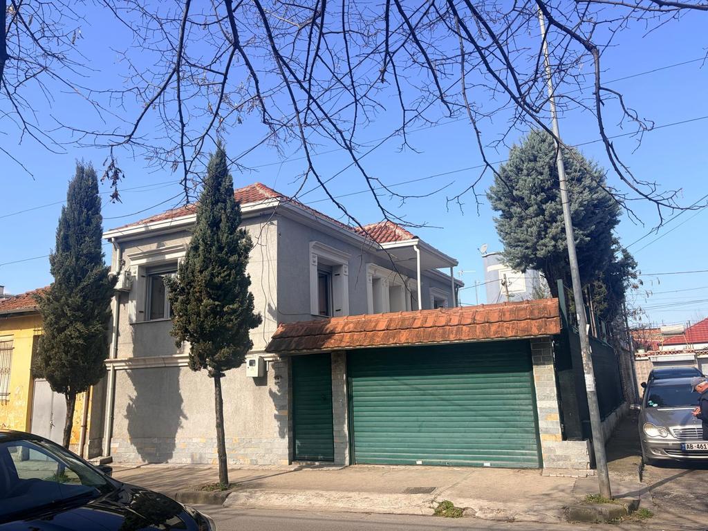 Qera, Vilë, Selvia, Tiranë