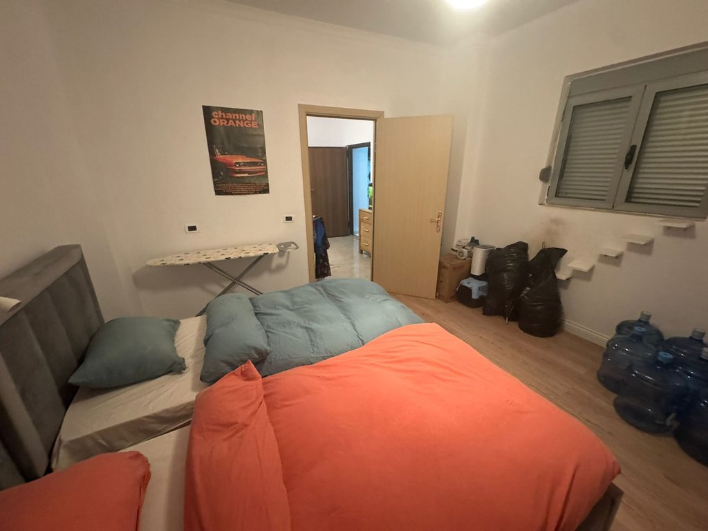 Qera, Vilë, Selvia, Tiranë