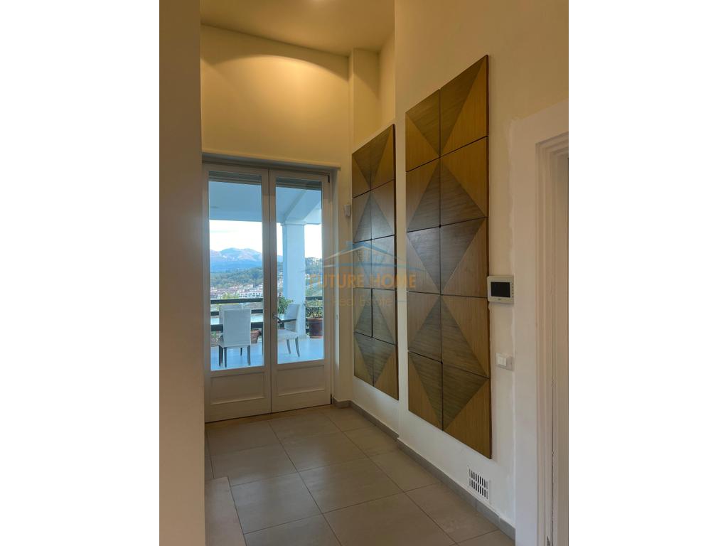 Rent, Villa, Tag