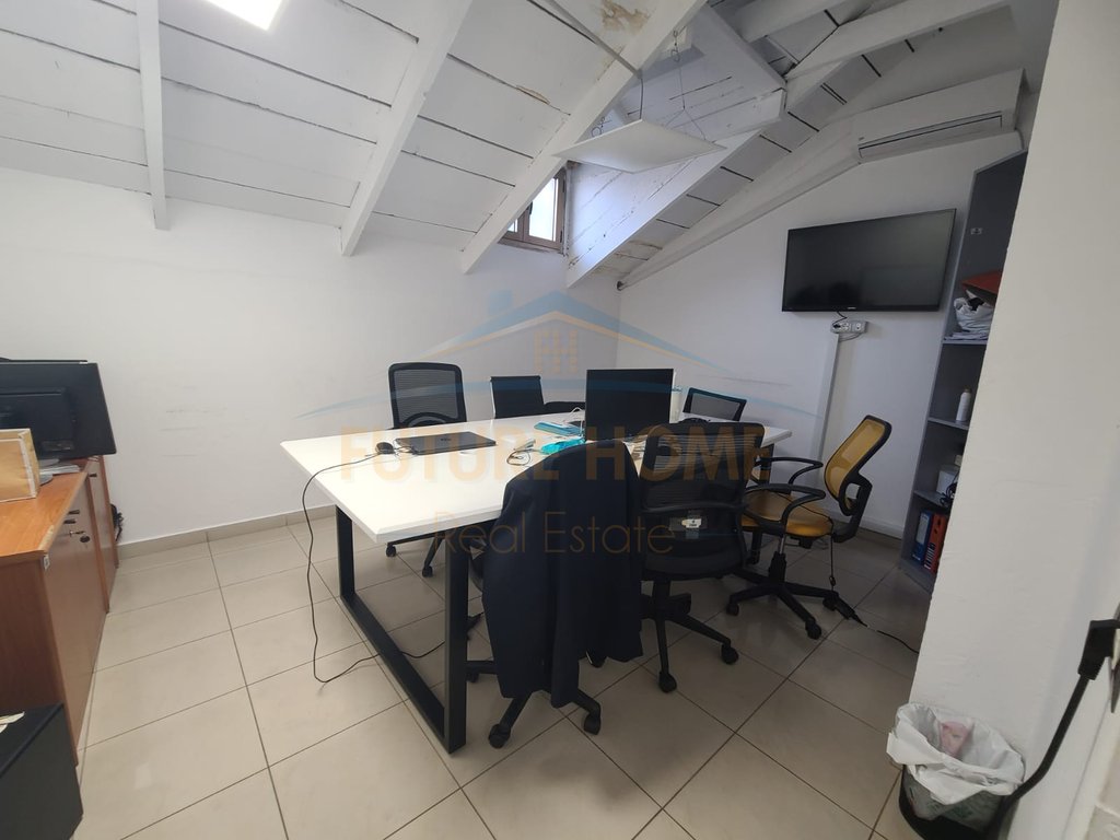 Qira, Ambient 2+1+2, Duplex, Shallvaret, Tirane