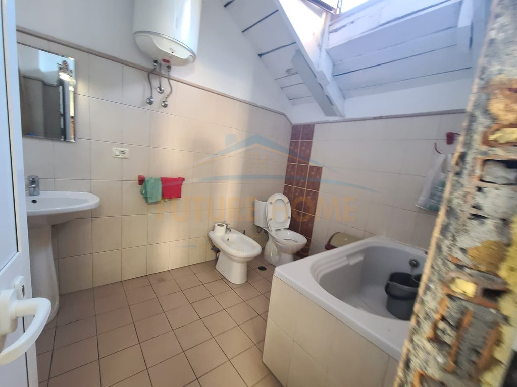 Qira, Ambient 2+1+2, Duplex, Shallvaret, Tirane